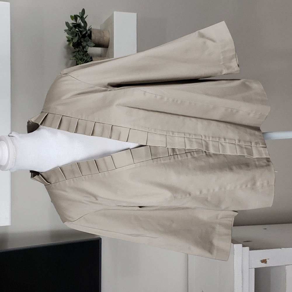 212 Collection Beige Ruffle Blazer - Picture 10 of 10
